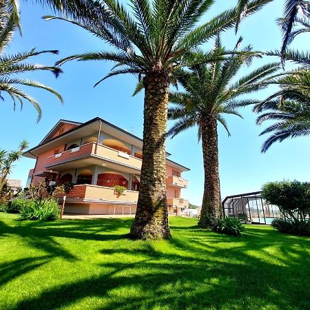 B&B Sotto Le Palme Molino Ciccolini Exterior photo